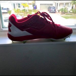 Under armour red and white new baseball shoes